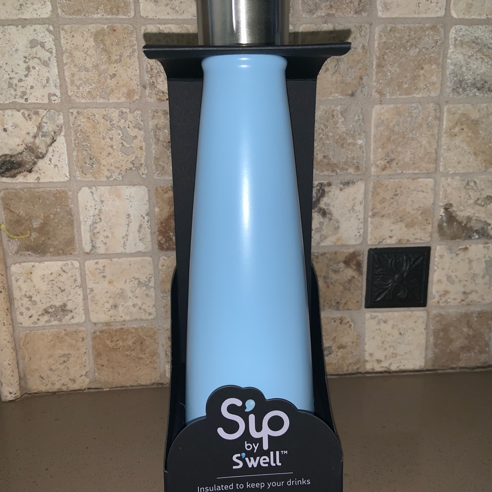 💦Sip by S’well water bottle💦